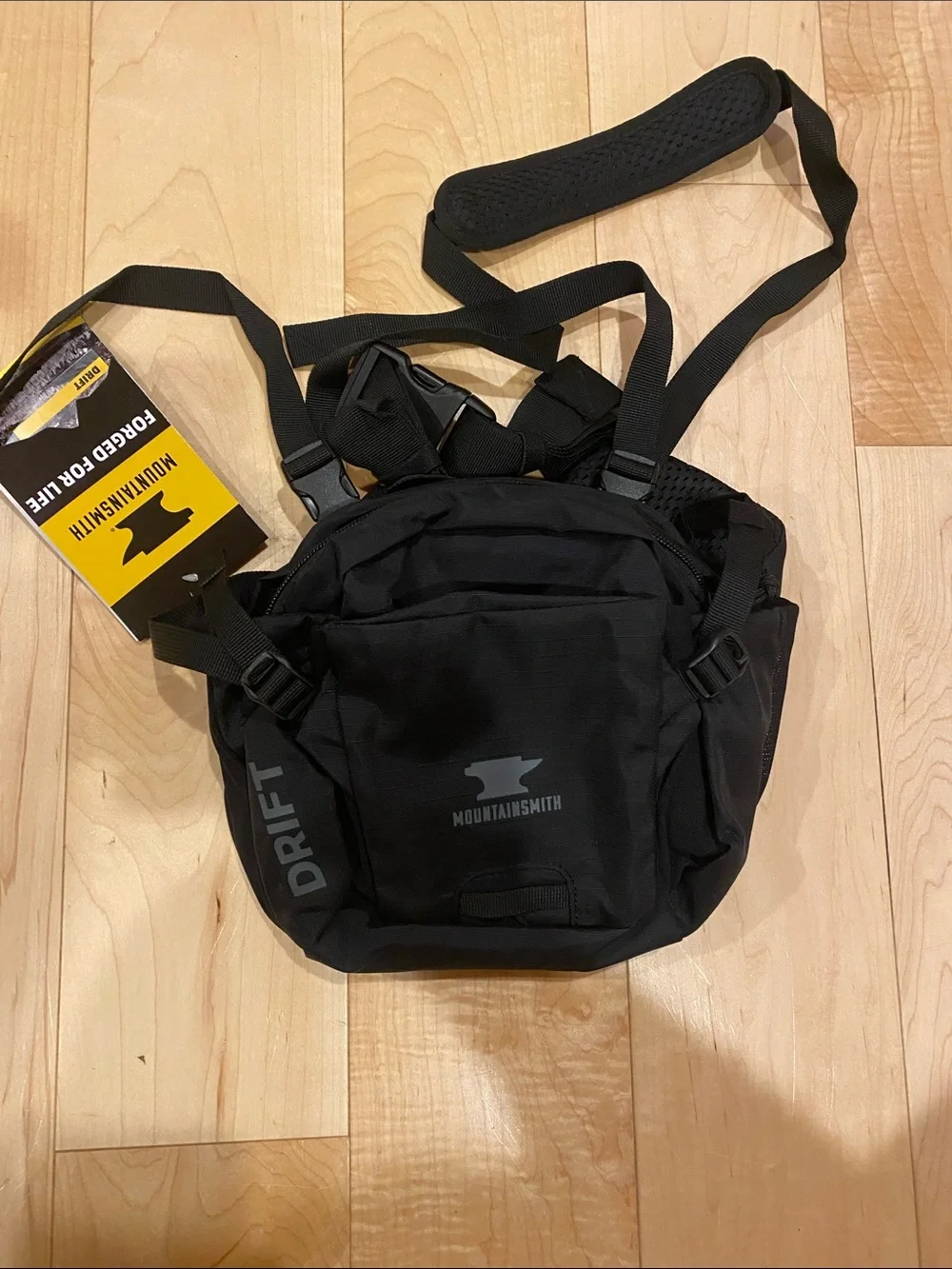 Drift Black Men's Crossbody Pack